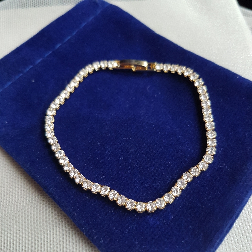Swarovski Elements 18Gold Plated Delicate Tennis Bracelet NEW - Picture 10 of 17